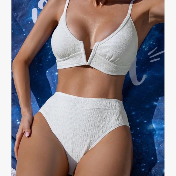 Gorgeous white bikini set